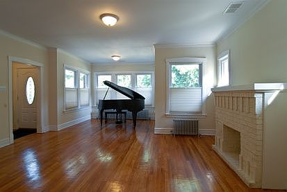 2nd image of 4818 N Lowell Ave
