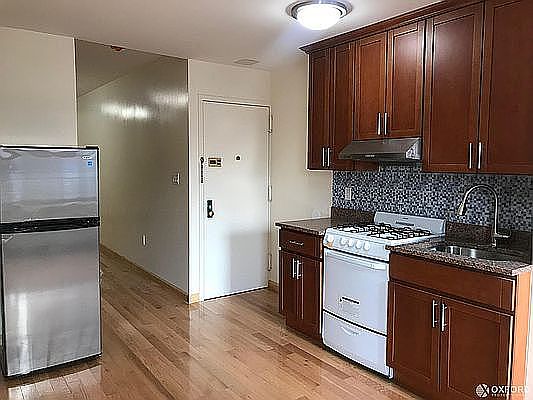 1st image of 5 Eldridge St APT 7
