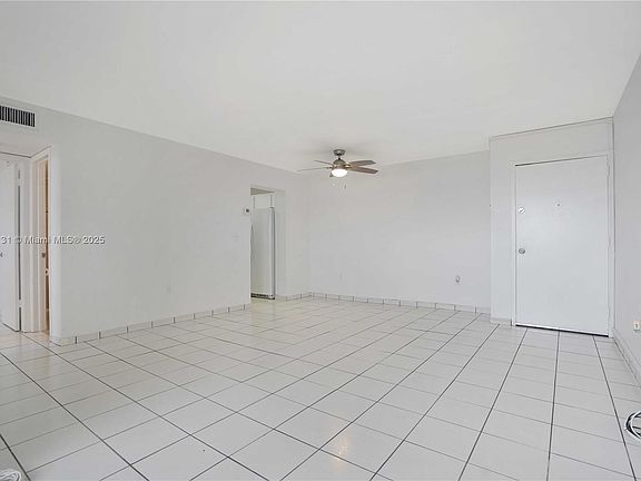 4th image of 750 NW 43rd Ave APT 601