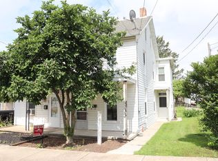 40 S 9th St, Akron, PA 17501