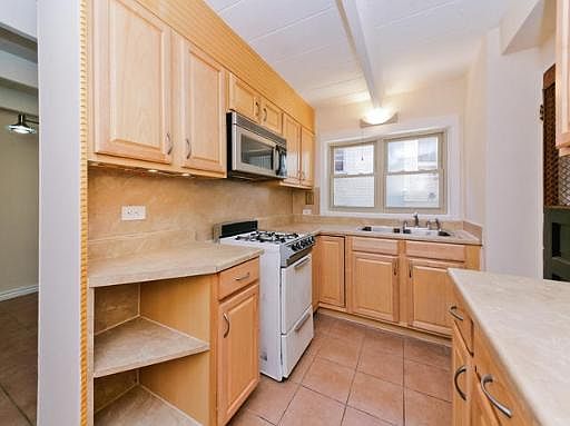 5th image of 2148 W Rosemont Ave APT 1A