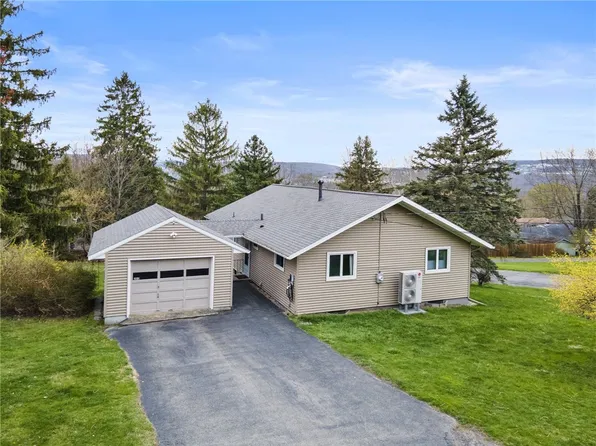 303 Richard Pl, Ithaca, NY 14850