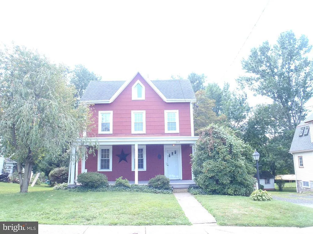 242 E Moreland Ave photo 1