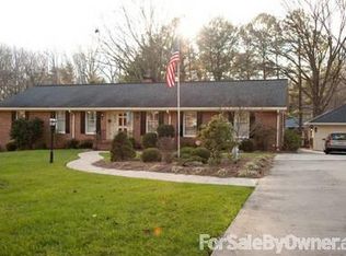608 Friar Tuck Rd, Winston Salem, NC 27104