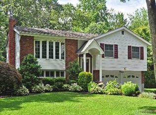14 Adrian St, East Northport, NY 11731
