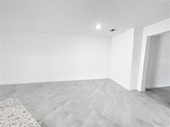 5th image of 14037 Hunter Oak Dr