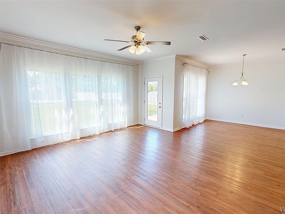 5th image of 105 Magnolia Ln