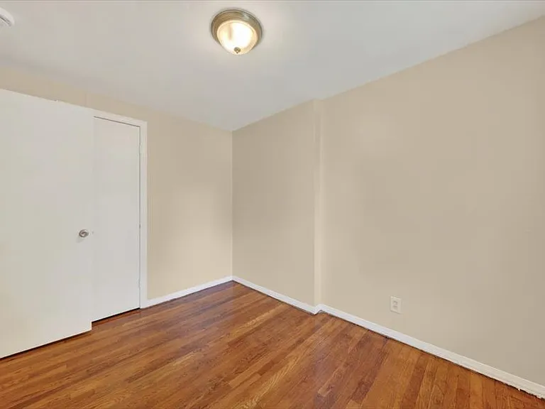 8123 Manor St — Photo 13