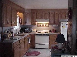 30 Shorehaven Trailer Park, Hazlet, NJ 07730