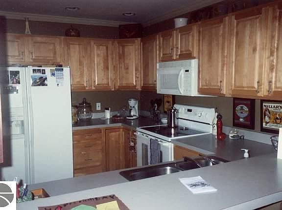 3rd image of 3973 N Sherwood Forest Dr