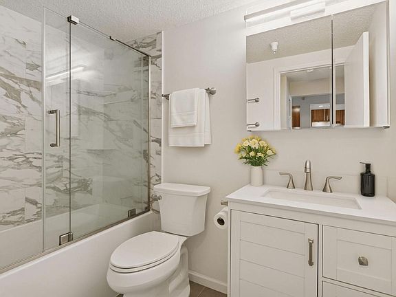 4th image of 401 1st St S #215