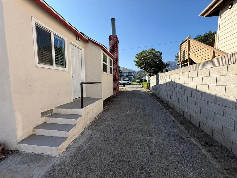 920 W Olive Ave #1 — Photo 12