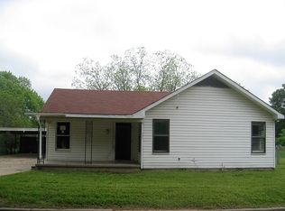 413 W Sabine St, Kilgore, TX 75662