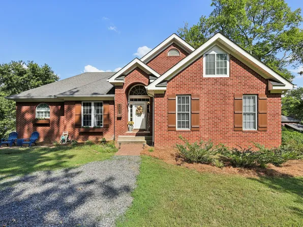 5048 Riverview Dr, Pegram, TN 37143