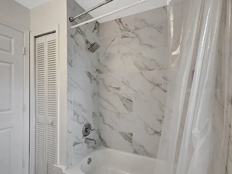 13810 Yarmouth Dr — Photo 10