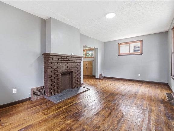 3rd image of 142 Western Ave