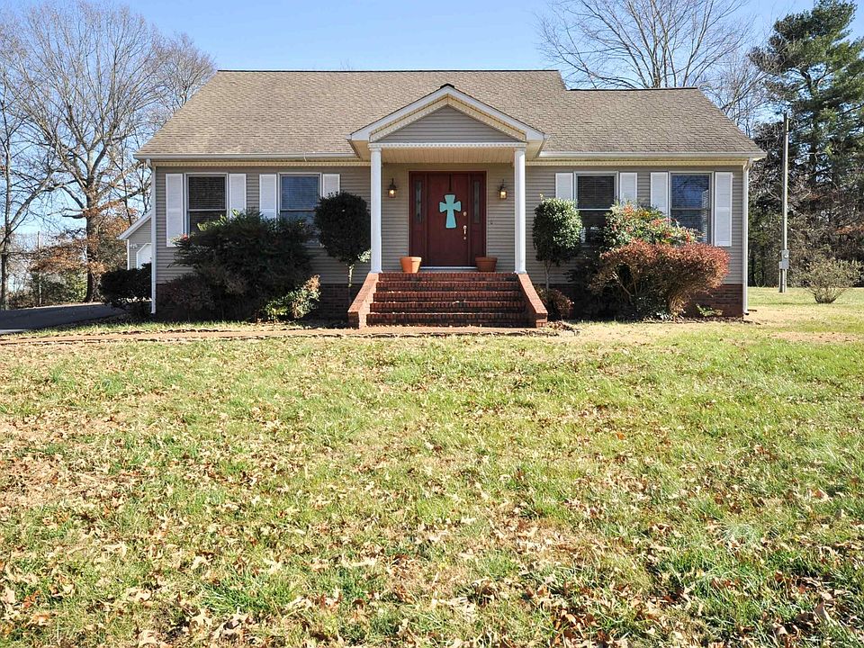 1st image of 105 Chelmsford Est