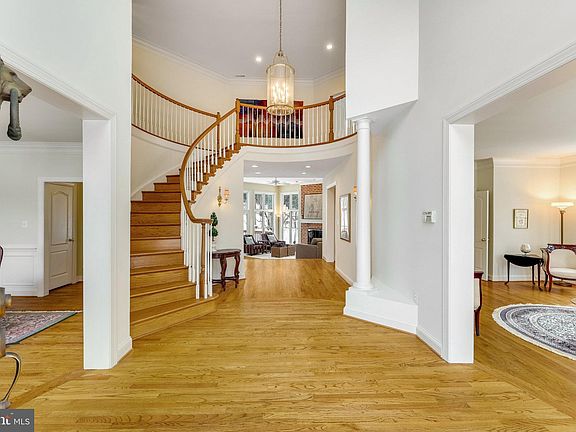 3rd image of 177 River Park Dr