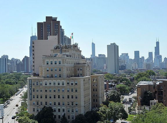 5th image of 2020 N Lincoln Park W APT 9G