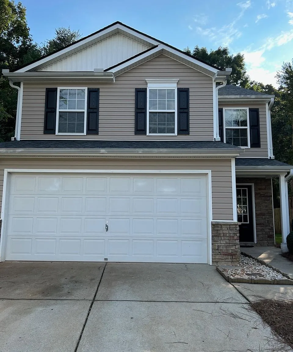 3 bed, 2.5 bath, 1800 sqft, $2,400 — Photo 2