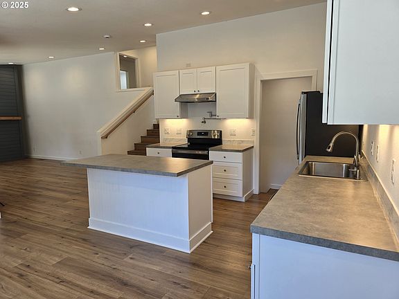 5th image of 2437 Wright Dr