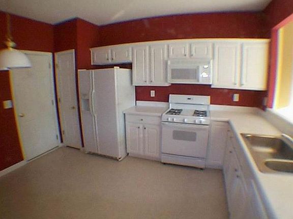3rd image of 173 Regent Pl
