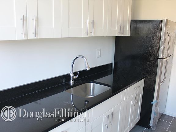 2nd image of 3095 30th St #4F