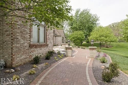 3rd image of 6 Eastwood Ct