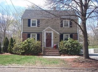 10 Harrison St, Reading, MA 01867