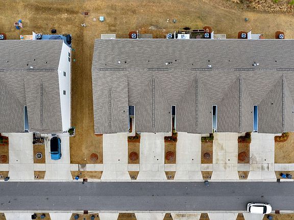 2nd image of 7426 Hartsfield Dr