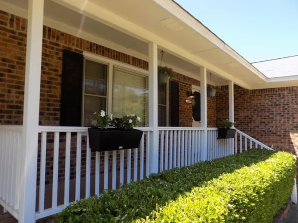 2460 Hummingbird Rd, Dalzell, SC 29040