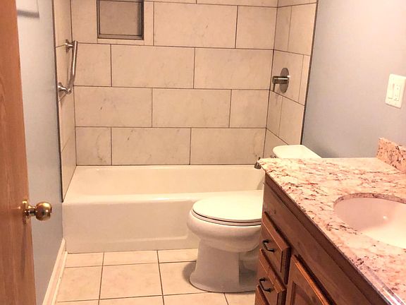 4th image of 34 Surrey Dr