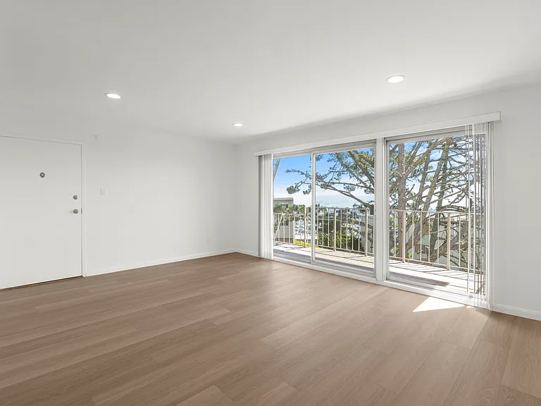 70 Crestline Dr #6 — Photo 8