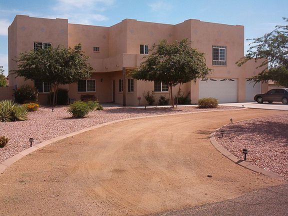 Circle Drive Plenty of parking