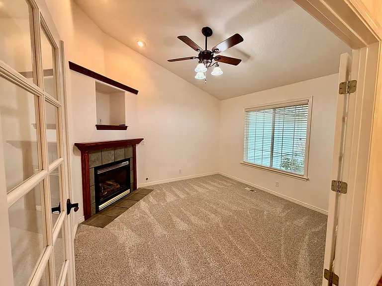 1774 N Sevenoaks Way — Photo 4