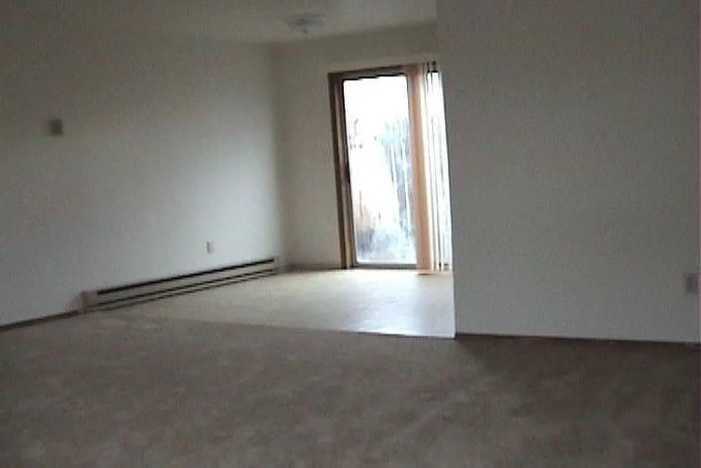 Spacious Three Bedroom Townhome with Attached Garage!! — Photo 3