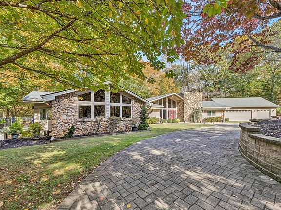2nd image of 113 Ridgeway Ct