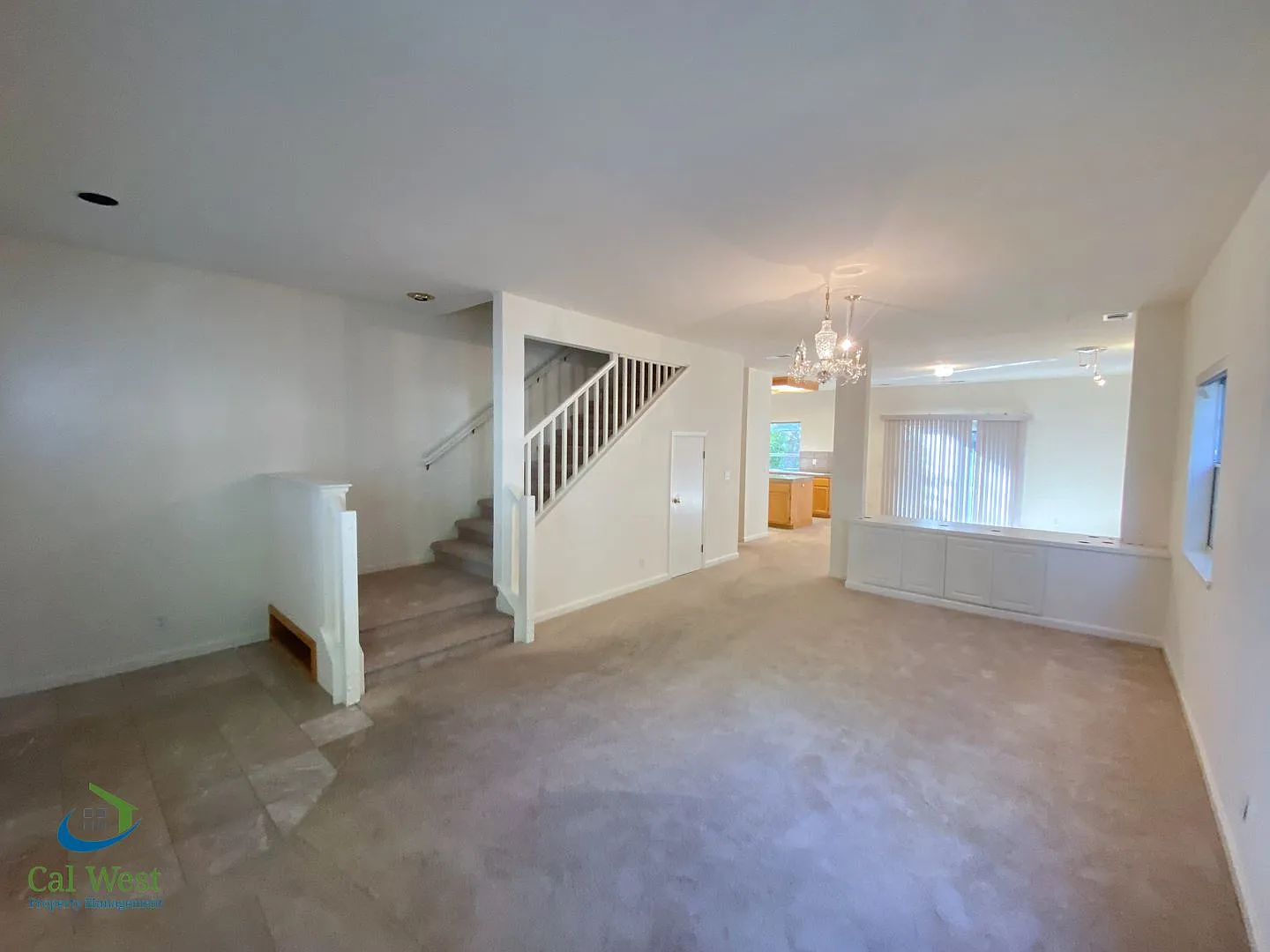 $8995 - Amazing 4 Bed/3 Bath Home in Mtn. View Jackson Park Neighborhood! Central Air conditioning! — Photo 3