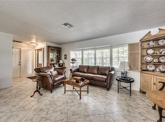 5th image of 4349 Jami Ct