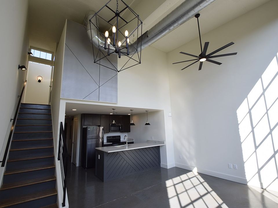 1st image of 712 12th St #119