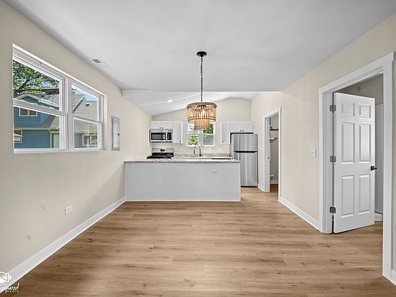4th image of 123 Picnic St