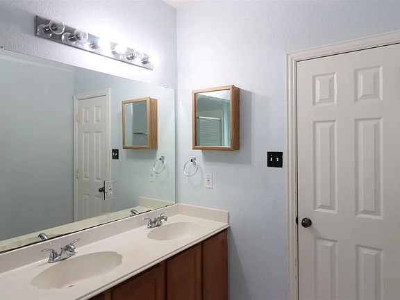 2nd image of 4517 Watermeadow Dr