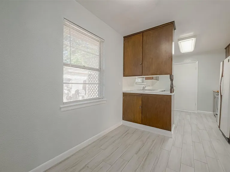 3426 Bradford St — Photo 18