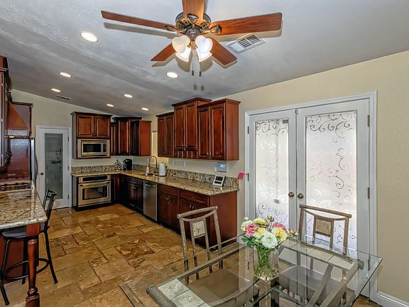 4th image of 17850 Idyllwild Ln