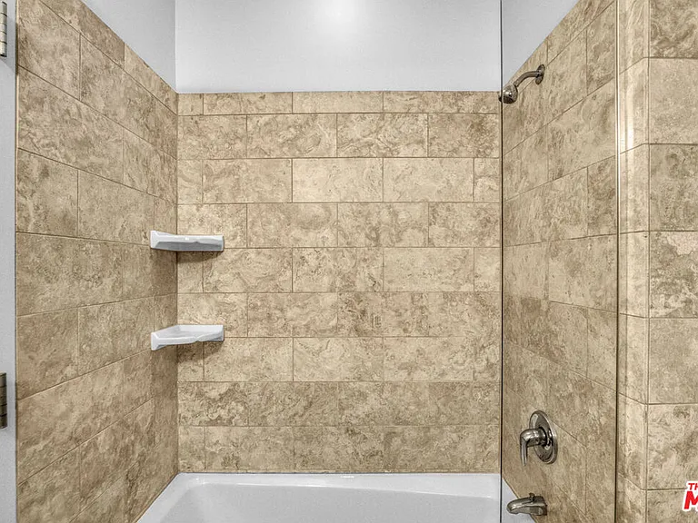 717 N Highland Ave #16 — Photo 13