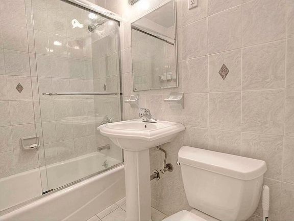 4th image of 330 W 45th St #J