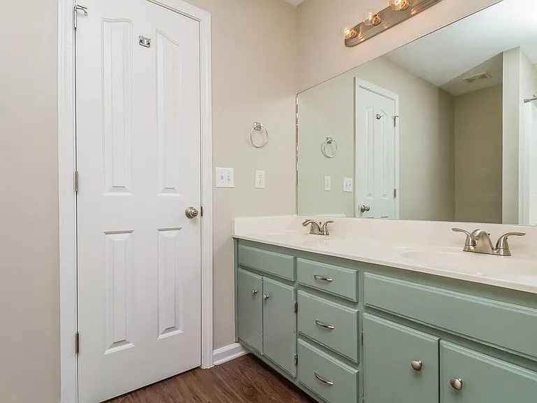 1147 Melvin Dr — Photo 12