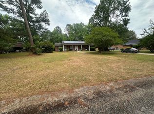 2161 Tanglewood Rd, Sumter, SC 29154