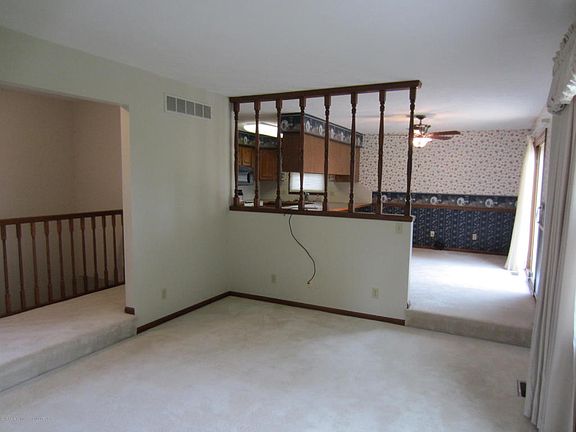 4th image of 106 N Donegal St