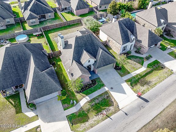 5th image of 211 Miramar Blvd